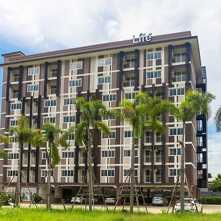 Life Grand Chiang Mai Hotel Exterior photo
