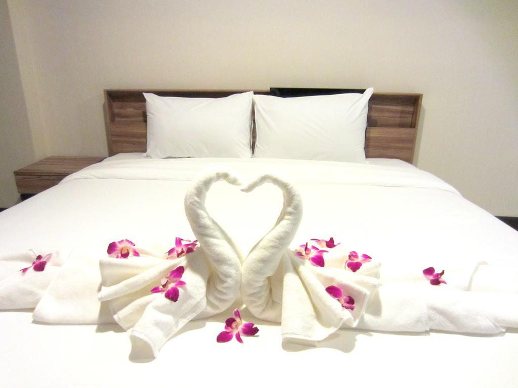 Life Grand Chiang Mai Hotel Exterior photo