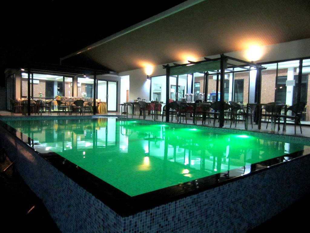 Life Grand Chiang Mai Hotel Exterior photo