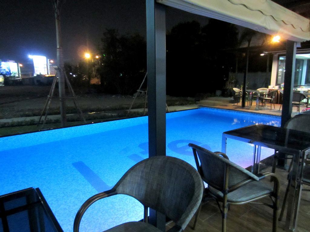 Life Grand Chiang Mai Hotel Exterior photo