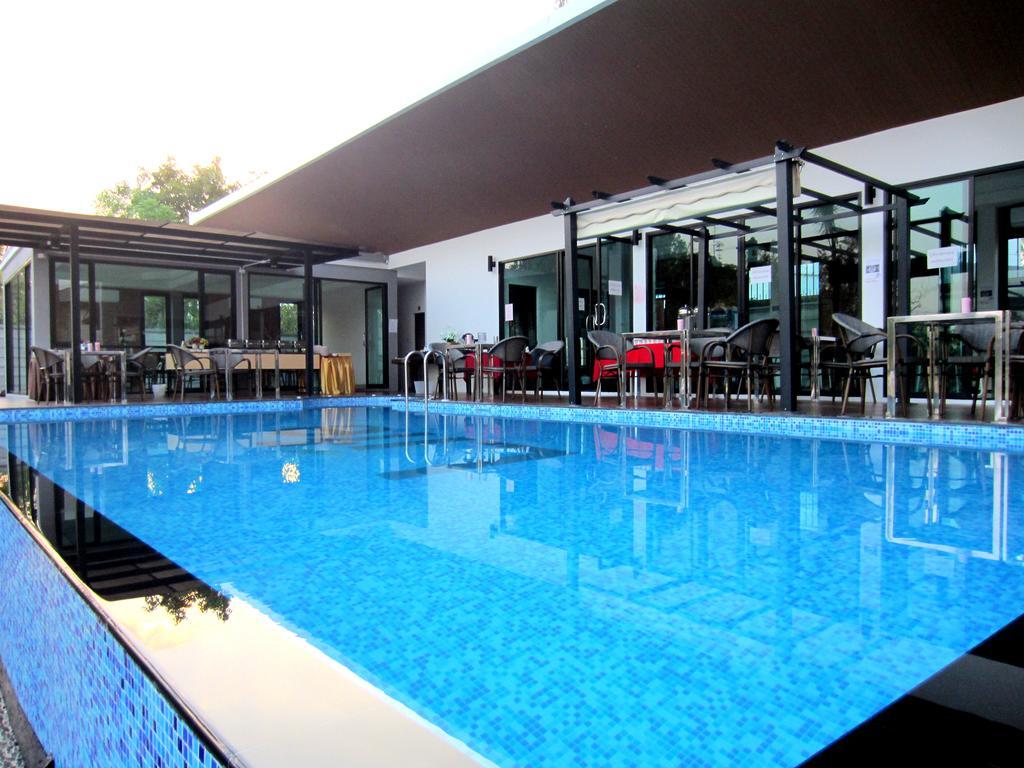 Life Grand Chiang Mai Hotel Exterior photo