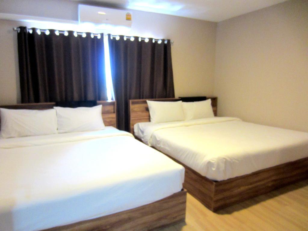 Life Grand Chiang Mai Hotel Exterior photo