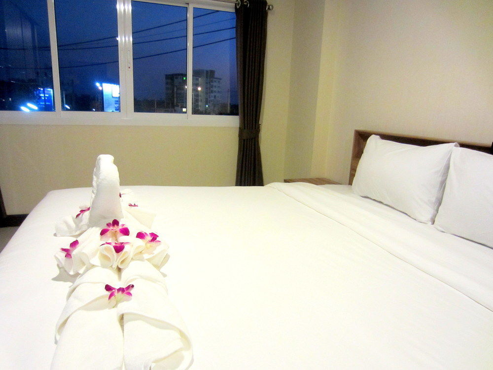 Life Grand Chiang Mai Hotel Exterior photo